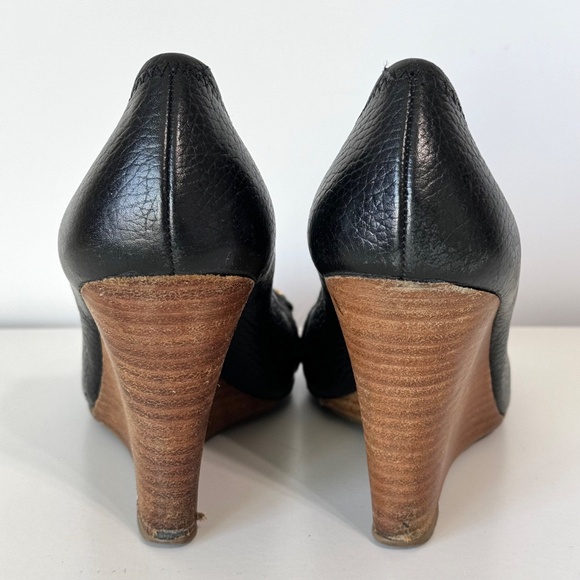 Tory Burch Carnell Open Toe Navy Wedge Heels Gold Logo Size 7 - Picture 6 of 10